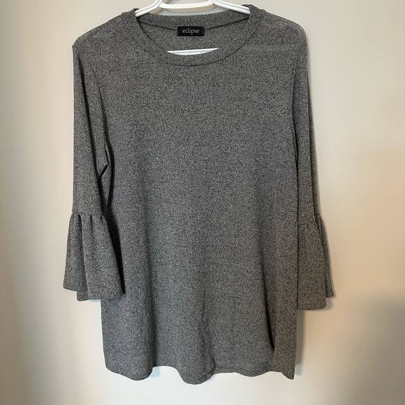 3/4 sleeve ruffle top - Picture 1 of 2